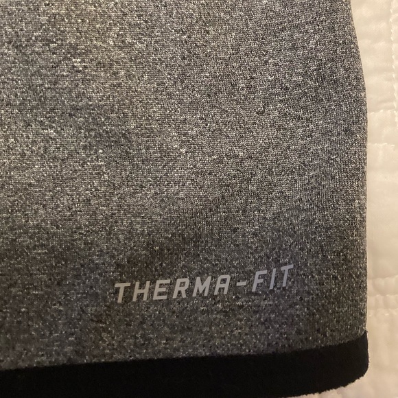 Nike Therma Fit sweatshirt. Size medium - Picture 5 of 8